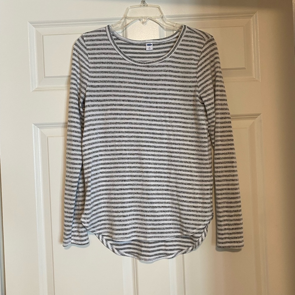Old navy sweater size small